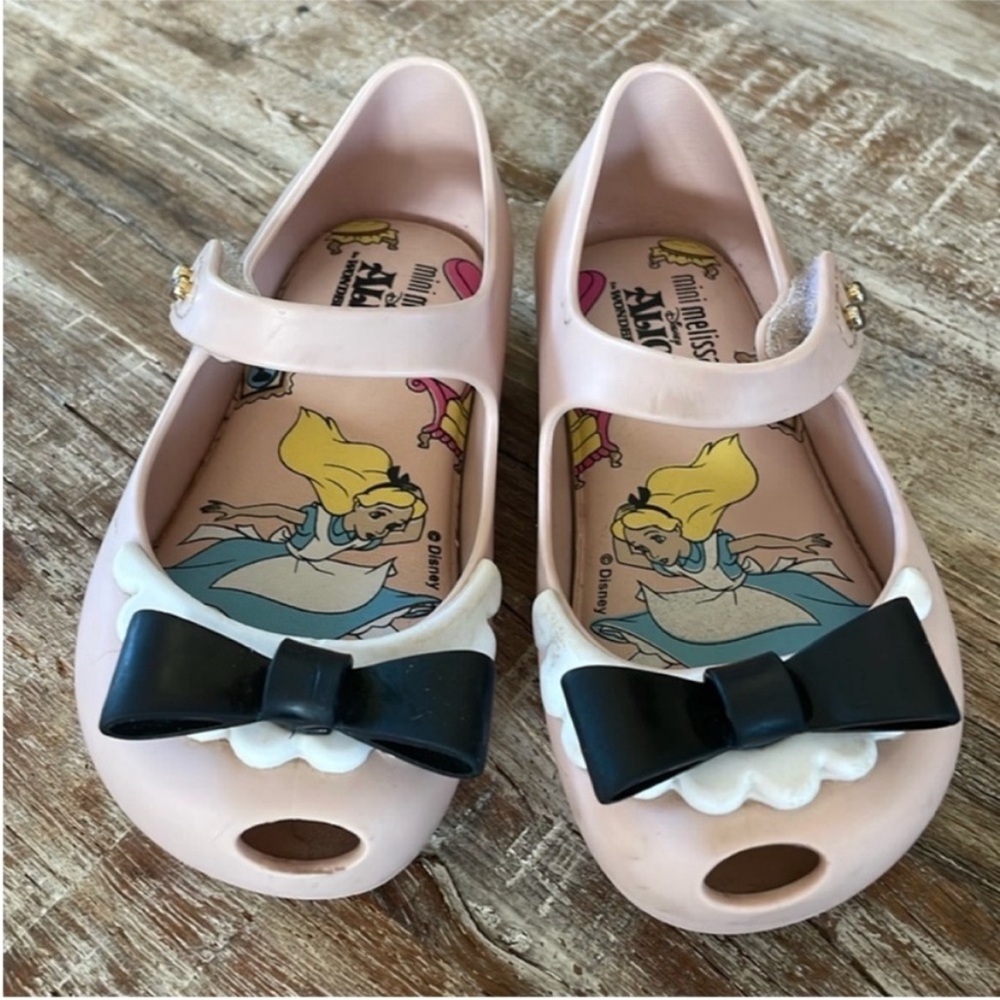 Mini Melissa Aice in Wonderland shoes